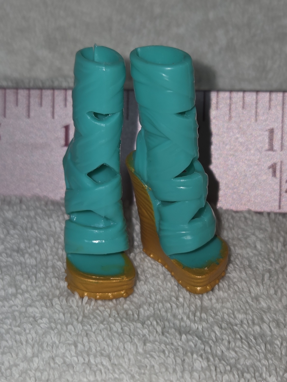 Mattel Monster High Cleo I Heart Shoes Teal and Gold Doll Wedge Boots